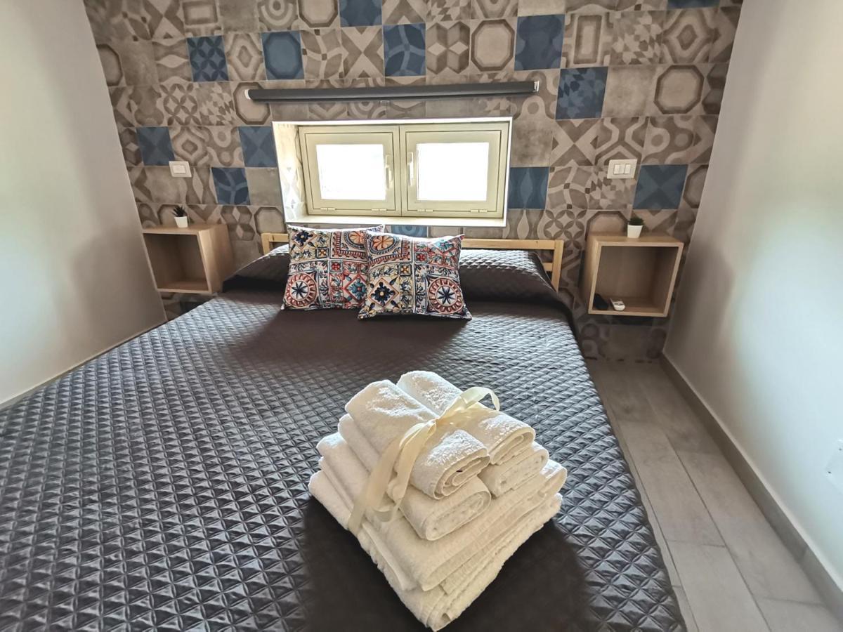 Le Metro Bed and Breakfast Carini Eksteriør billede